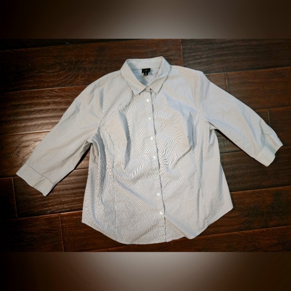 Worthington Woman Grey White Pinstripe Button Up 1X Shirt
